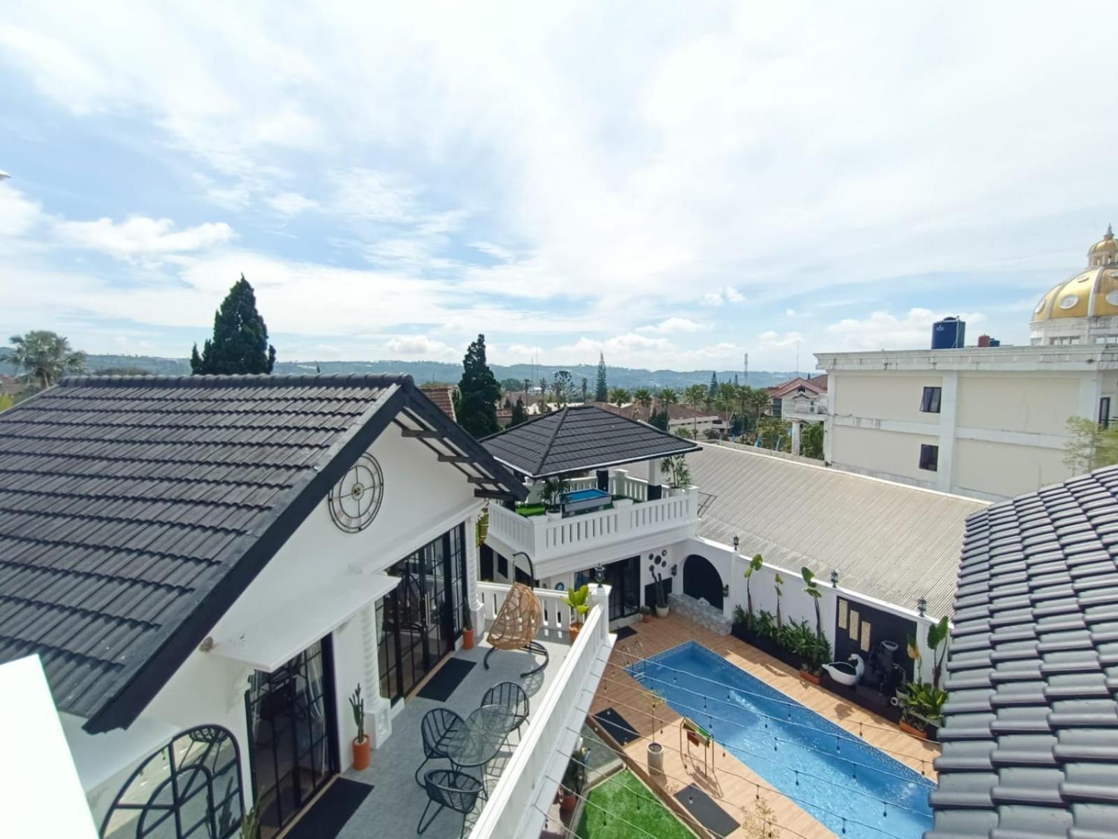 Villa Kota Bunga Malini 10 Cikundul Exterior photo