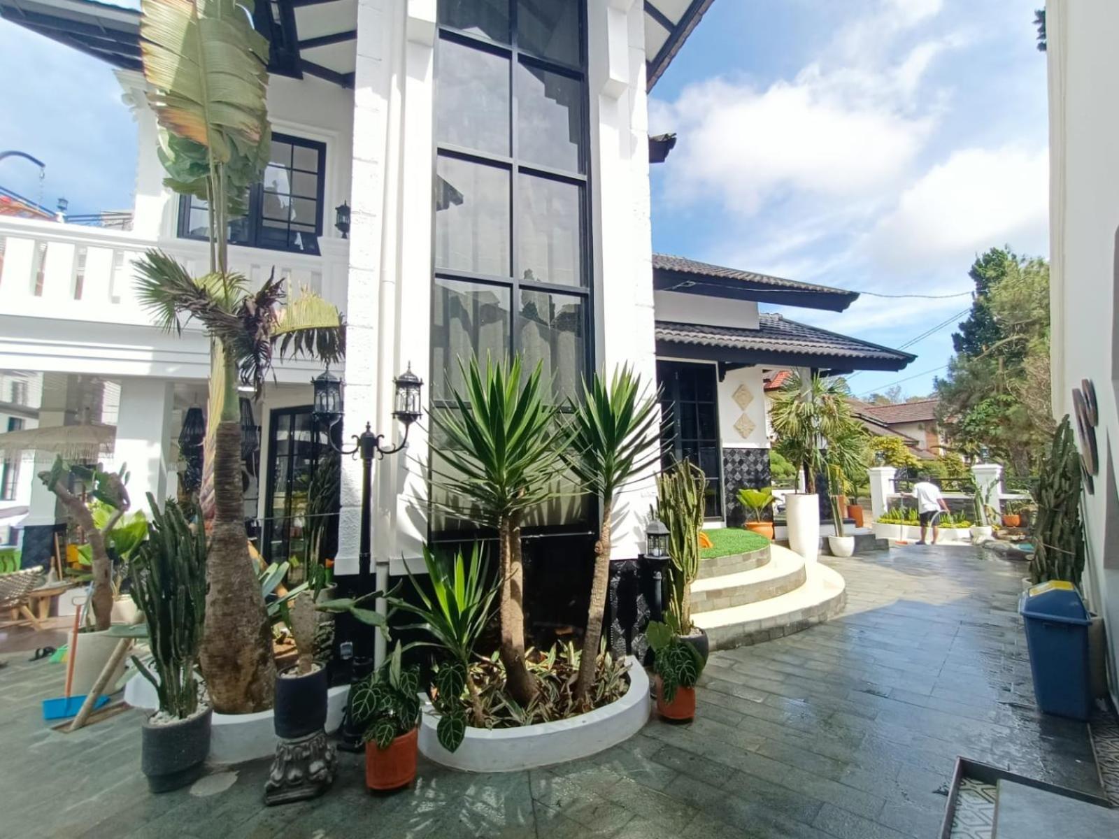 Villa Kota Bunga Malini 10 Cikundul Exterior photo