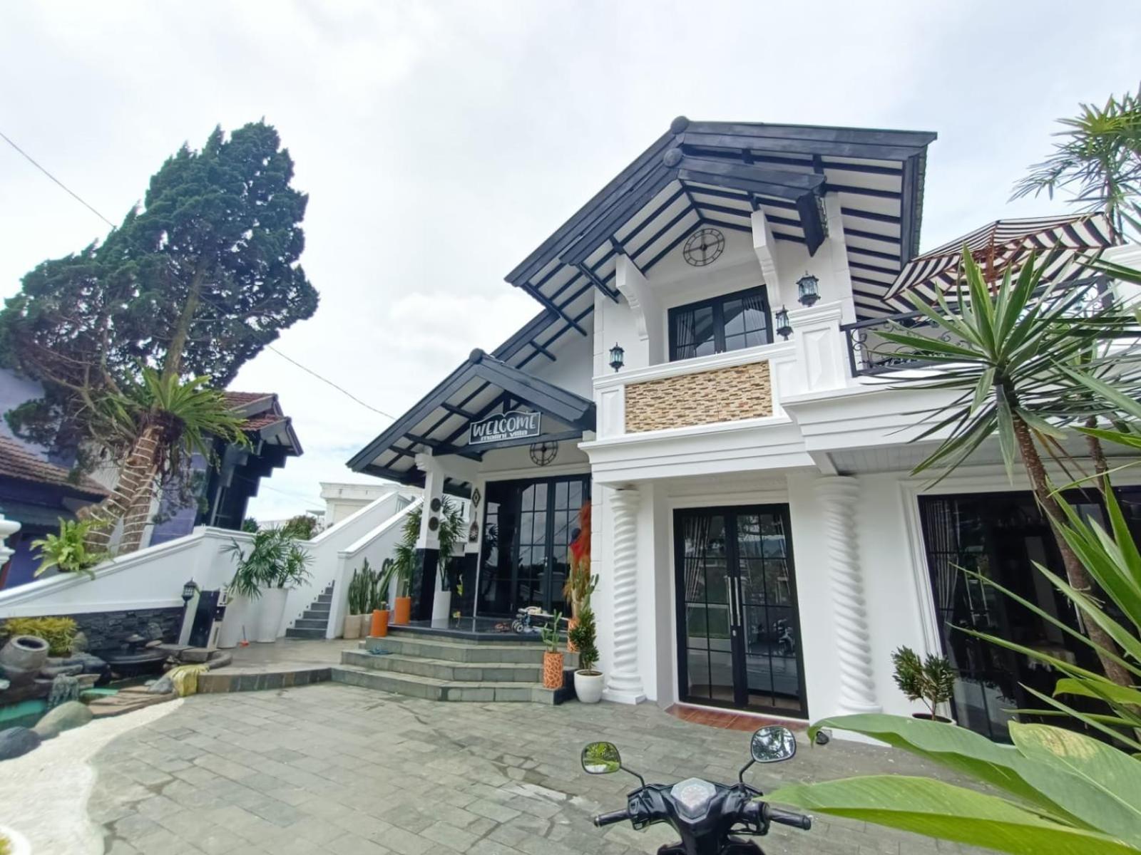 Villa Kota Bunga Malini 10 Cikundul Exterior photo