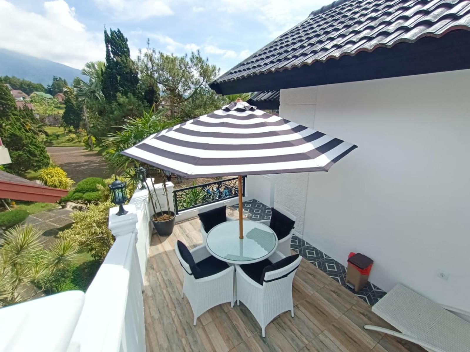 Villa Kota Bunga Malini 10 Cikundul Exterior photo
