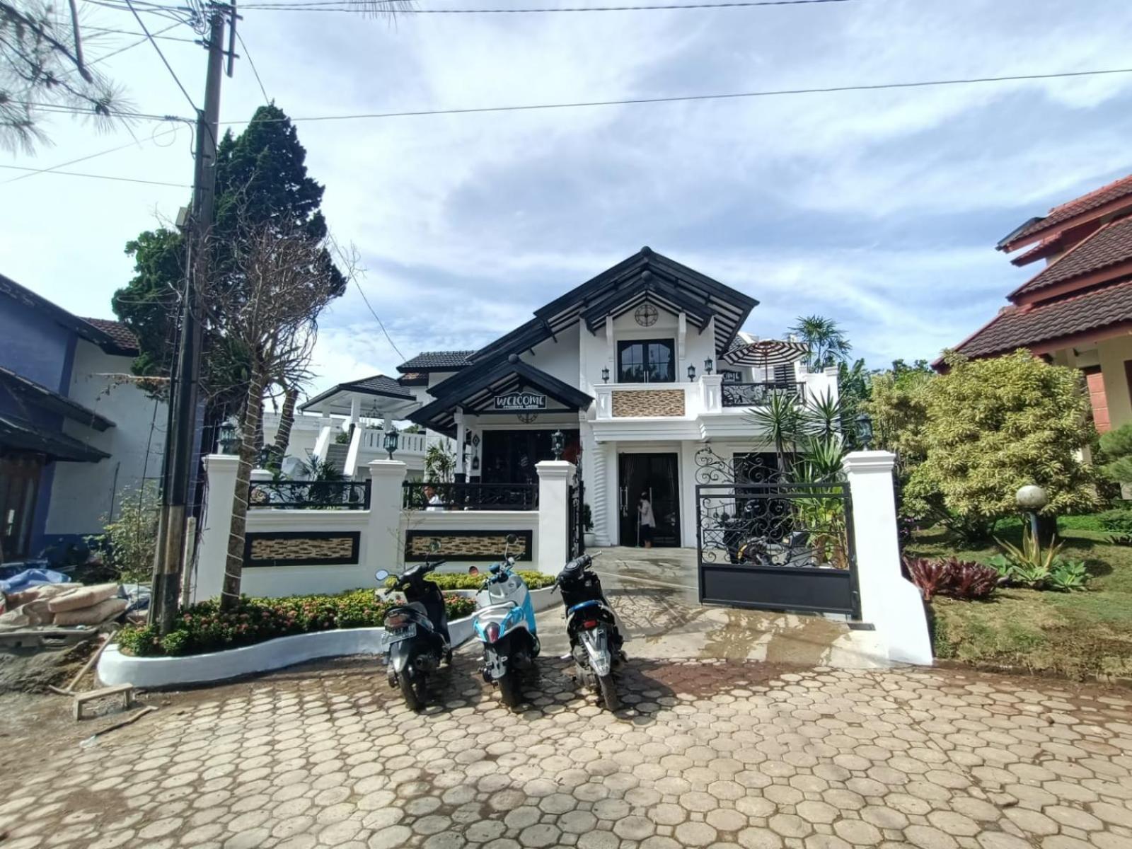 Villa Kota Bunga Malini 10 Cikundul Exterior photo